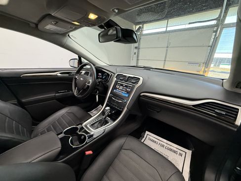 Used 2014 Ford Fusion SE w/ Equipment Group 202A image 23