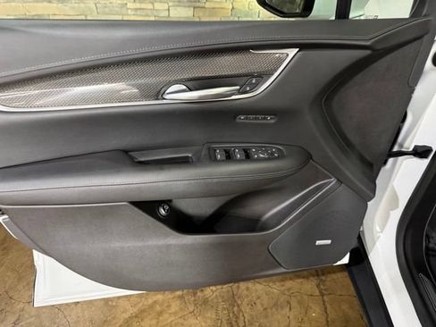 Used 2022 Cadillac XT5 Sportv AWD/4WD image 12