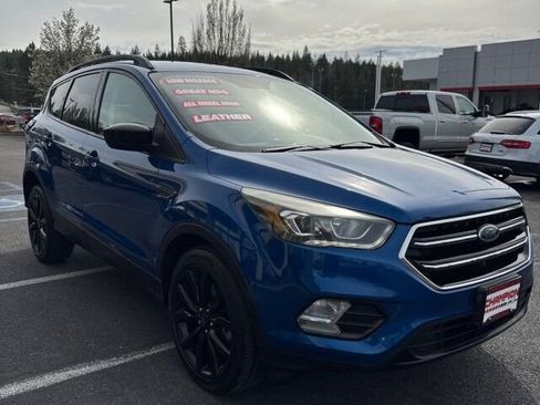 Used 2017 Ford Escape SE w/ Equipment Group 201A AWD/4WD image 4