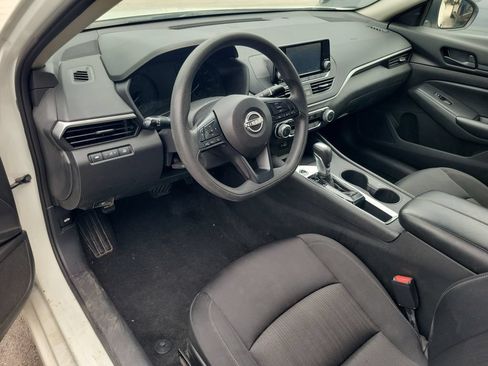 Used 2024 Nissan Altima 2.5 S FWD image 9