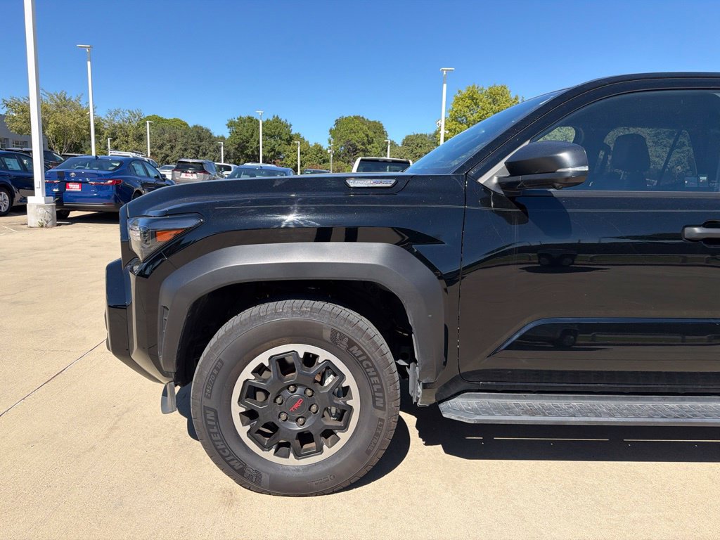 Certified 2025 Toyota 4Runner TRD Off-Road Premium AWD/4WD image 2