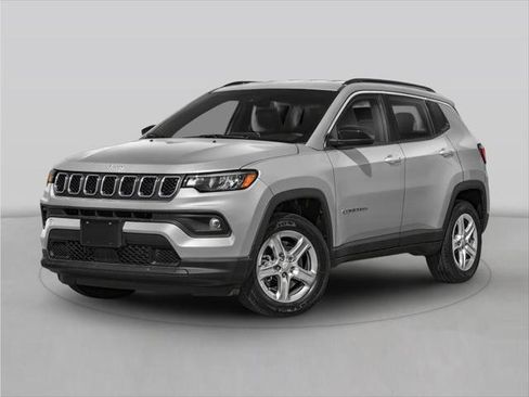 Certified 2025 Jeep Compass Latitude w/ Convenience Group AWD/4WD image 1