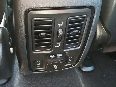 Used 2024 Dodge Durango GT RWD image 16