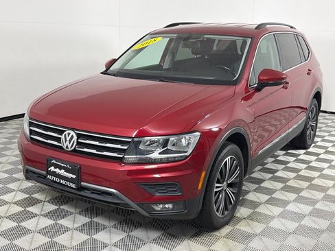 Used 2018 Volkswagen Tiguan SE w/ 18" Alloy Wheels Package image 10