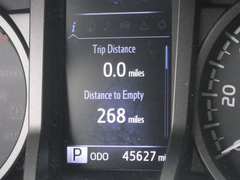 Used 2017 Toyota Tacoma TRD Sport image 48