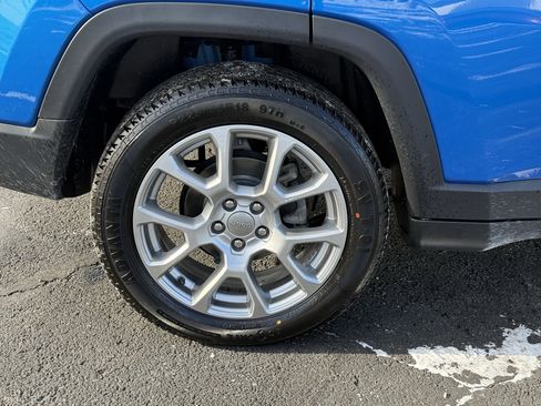 Used 2022 Jeep Compass Latitude image 11