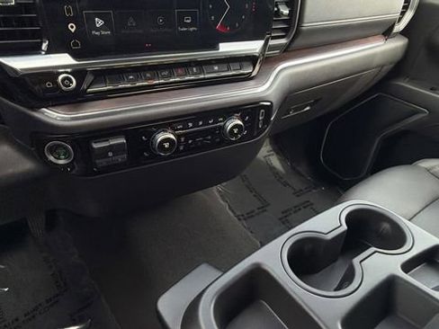 Used 2025 GMC Sierra 1500 SLT AWD/4WD image 14