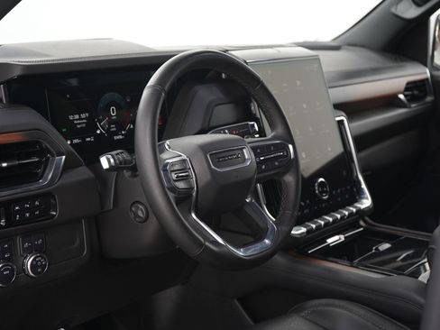 Used 2025 GMC Yukon Denali image 24
