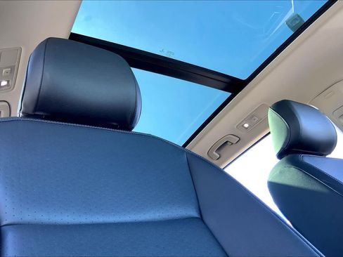 Used 2020 Volkswagen Tiguan SEL image 14