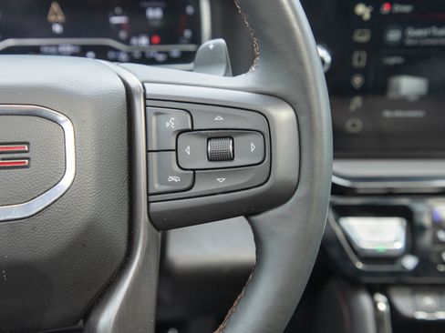 Used 2025 GMC Sierra 1500 AT4 w/ Technology Package AWD/4WD image 26