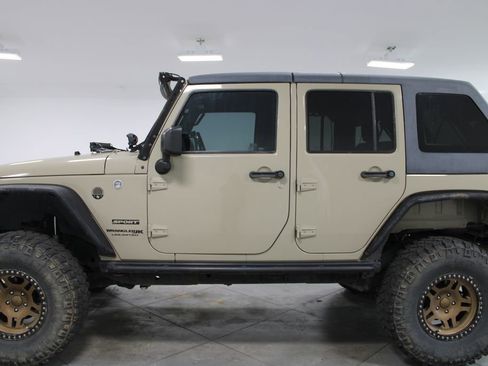 Used 2018 Jeep Wrangler Unlimited Sport S image 6