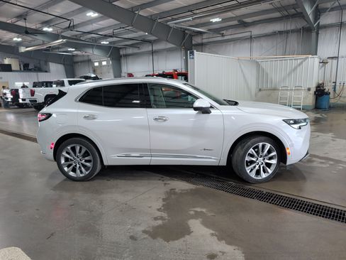 Used 2023 Buick Envision Avenir AWD/4WD image 2