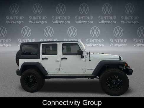 Used 2016 Jeep Wrangler Unlimited Sport w/ Connectivity Group AWD/4WD image 7