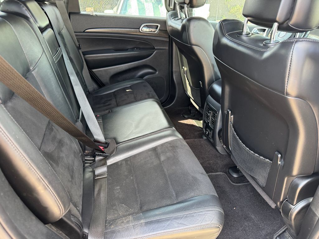 Used 2017 Jeep Grand Cherokee Altitude AWD/4WD image 16