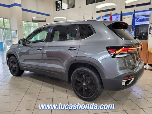 Used 2025 Volkswagen Taos SE image 6