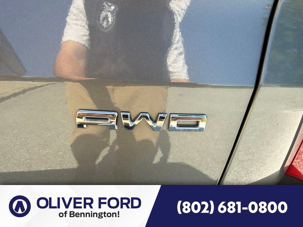Used 2025 Ford Escape ST-Line AWD/4WD image 16