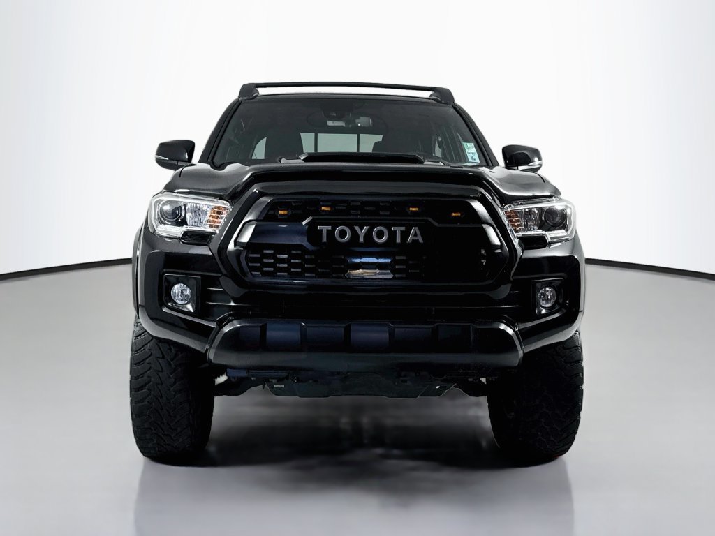 Used 2019 Toyota Tacoma TRD Sport AWD/4WD image 3