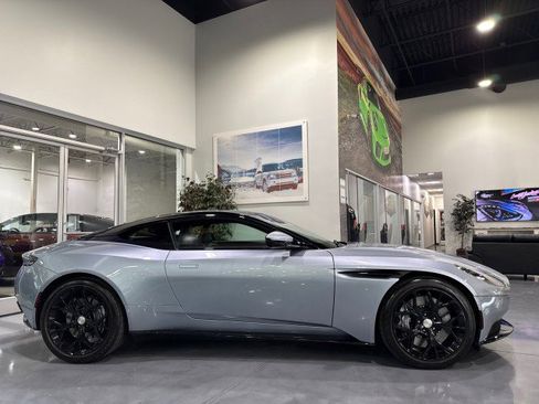Used 2019 Aston Martin DB11 Coupe image 35