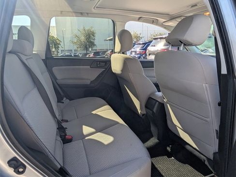 Used 2017 Subaru Forester 2.5i Premium image 17
