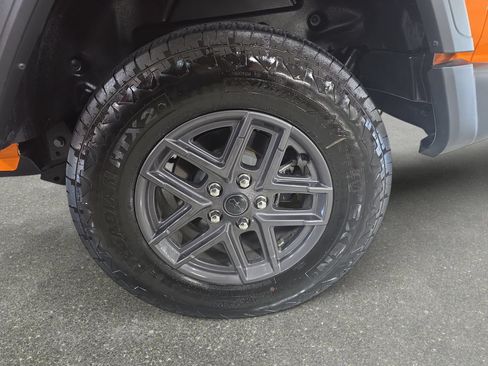 Used 2025 Jeep Wrangler Unlimited Sport AWD/4WD image 30