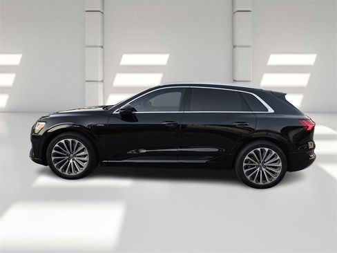 Used 2019 Audi e-tron Prestige image 7