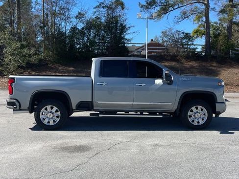 Used 2025 Chevrolet Silverado 2500 High Country w/ Technology Package image 10