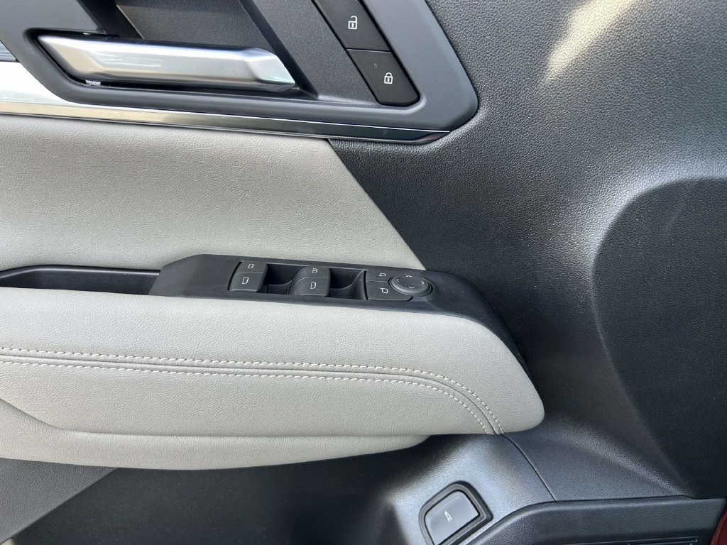 New 2027 GMC Terrain Elevation w/ Elevation Premium Package FWD image 16