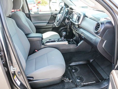 Used 2019 Toyota Tacoma SR5 RWD image 7