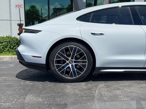 Used 2023 Porsche Taycan RWD image 4