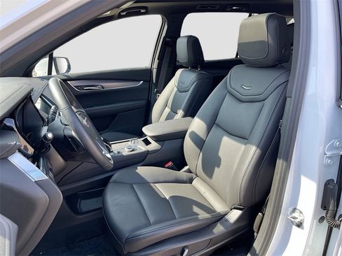 New 2025 Cadillac XT6 Luxury w/ LPO, Floor Liner Package image 25
