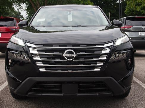 Used 2026 Nissan Rogue SV AWD/4WD image 2