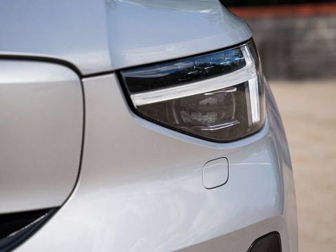 Certified 2023 Volvo C40 P8 Recharge Ultimate w/ Protection Package Premier AWD/4WD image 3