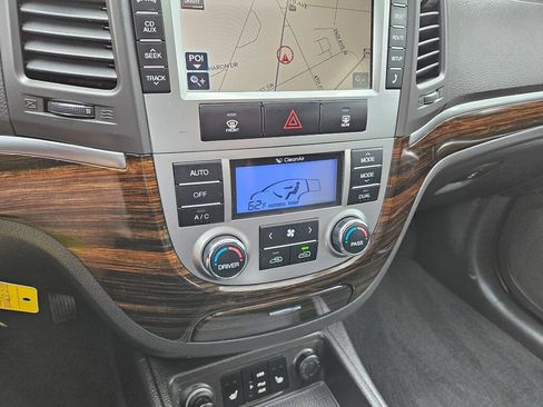 Used 2012 Hyundai Santa Fe Limited w/ Navigation Pkg 4 FWD image 22