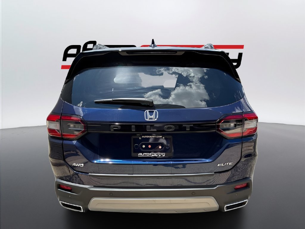 Used 2025 Honda Pilot Elite image 6