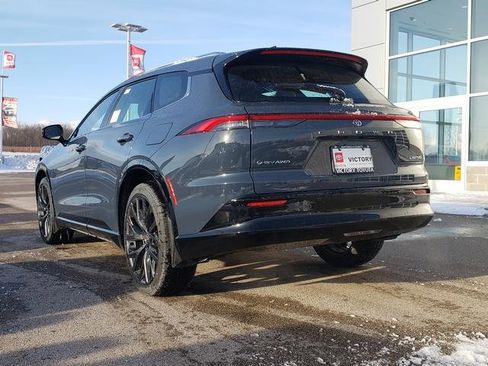 New 2025 Toyota Crown Signia image 6