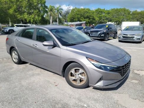 Used 2023 Hyundai Elantra SE FWD image 1
