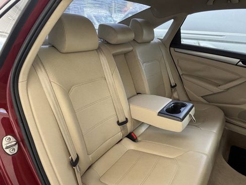 Used 2015 Volkswagen Passat 1.8T Limited Edition image 27