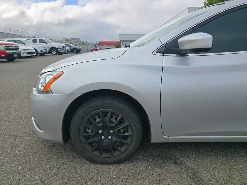 Used 2015 Nissan Sentra SV FWD image 13