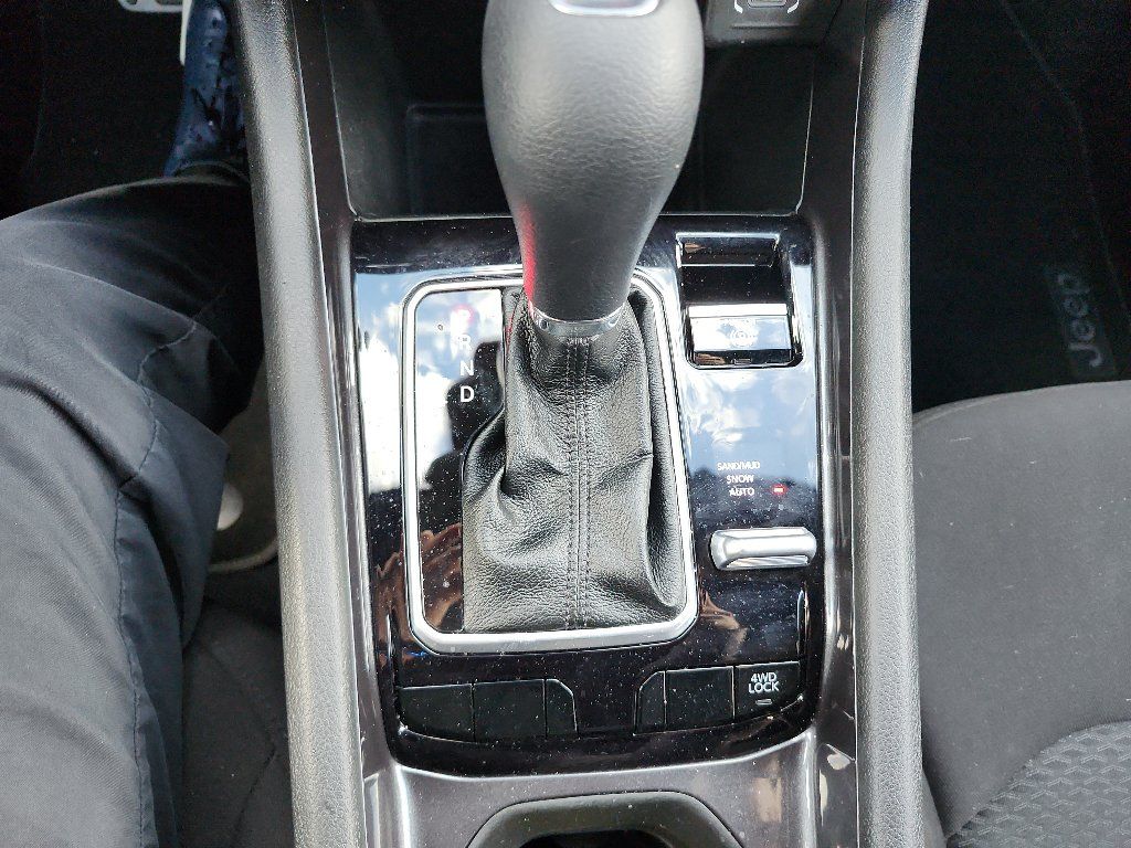Used 2025 Jeep Compass Sport AWD/4WD image 28