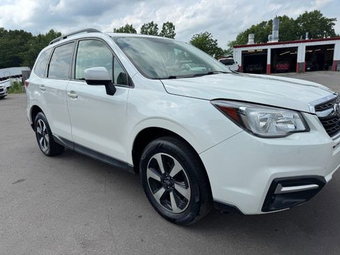 Used 2018 Subaru Forester 2.5i Premium w/ All-Weather Package AWD/4WD image 11