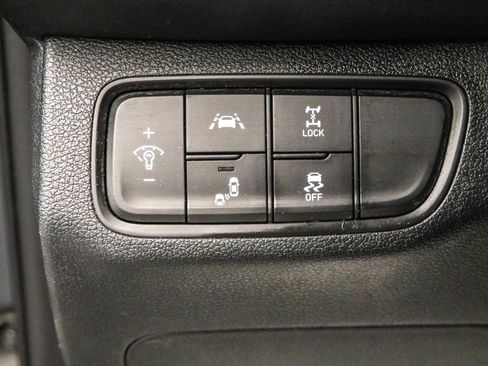 Used 2020 Hyundai Santa Fe SEL image 18