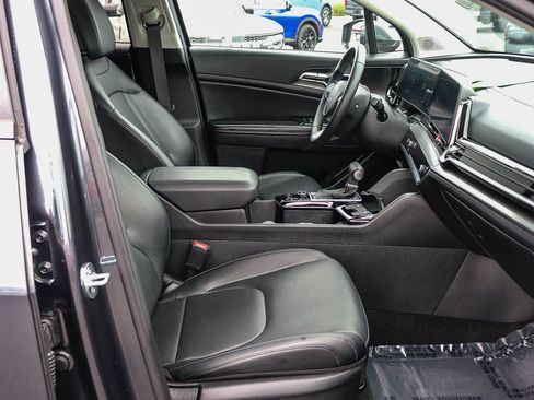 Used 2024 Kia Sportage EX FWD image 16