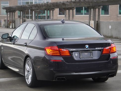 Used 2016 BMW 550i xDrive Sedan image 9