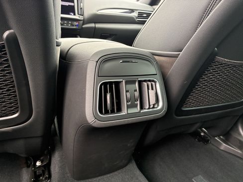 Used 2022 Maserati Levante GT image 33