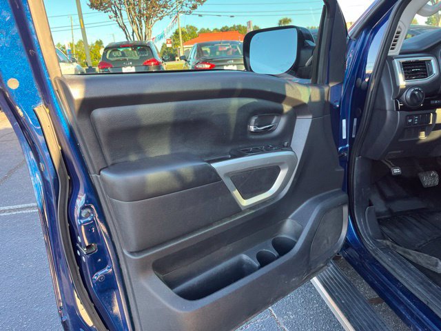 Used 2021 Nissan Titan SV w/ SV Convenience Package RWD image 5