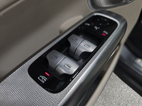 Used 2023 Mercedes-Benz GLC 300 GLC 300 image 23