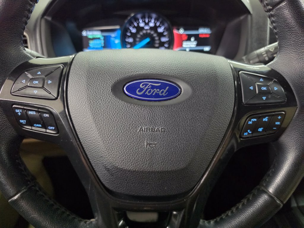 Used 2017 Ford Explorer XLT w/ Equipment Group 202A AWD/4WD image 17