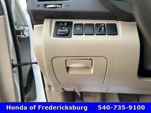 Used 2010 Toyota Highlander SE image 49