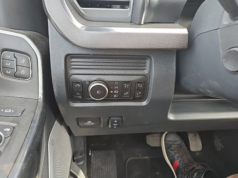 Used 2025 Ford F250 Platinum AWD/4WD image 24