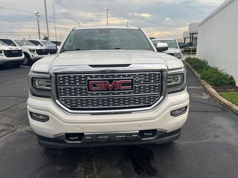 Used 2018 GMC Sierra 1500 Denali w/ Denali Ultimate Package AWD/4WD image 11